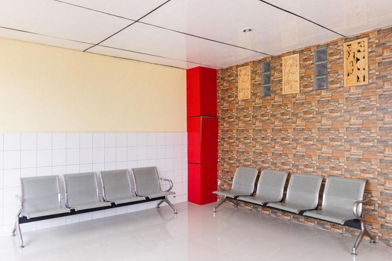 Reddoorz Plus @ Jalan Gatot Subroto Medan Sunggal Exteriör bild