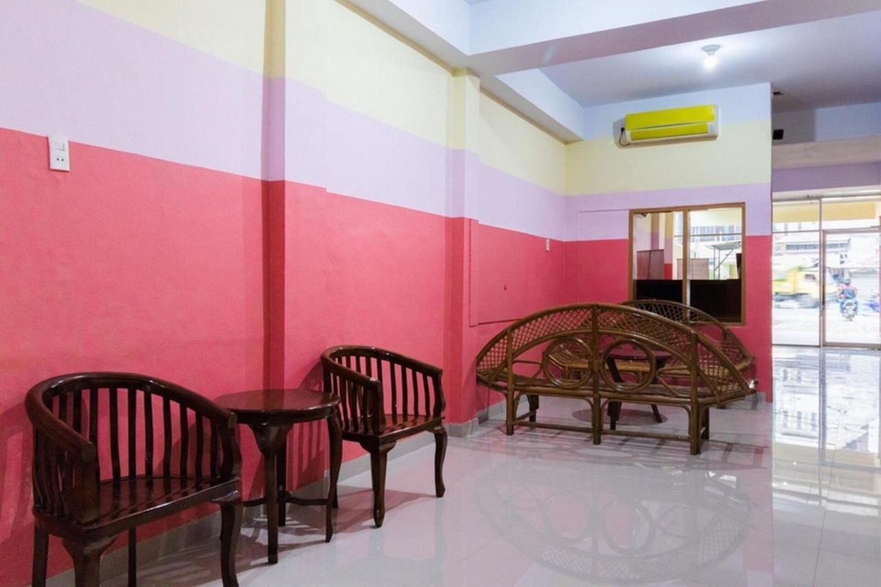 Reddoorz Plus @ Jalan Gatot Subroto Medan Sunggal Exteriör bild
