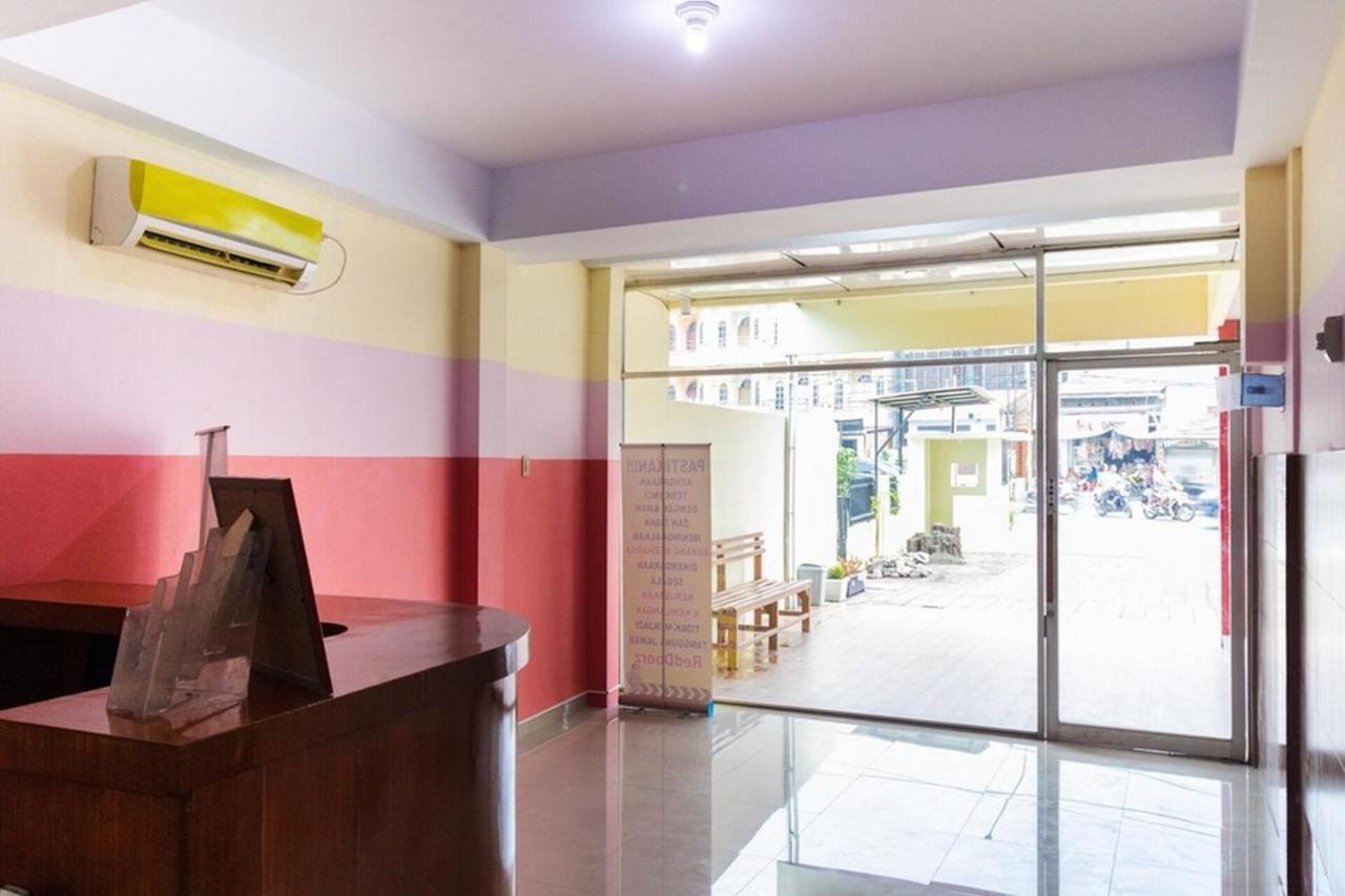 Reddoorz Plus @ Jalan Gatot Subroto Medan Sunggal Exteriör bild